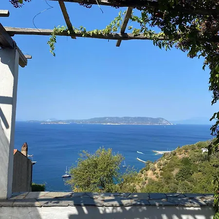 Дом отдыха Domenica's House Klima (Skopelos)